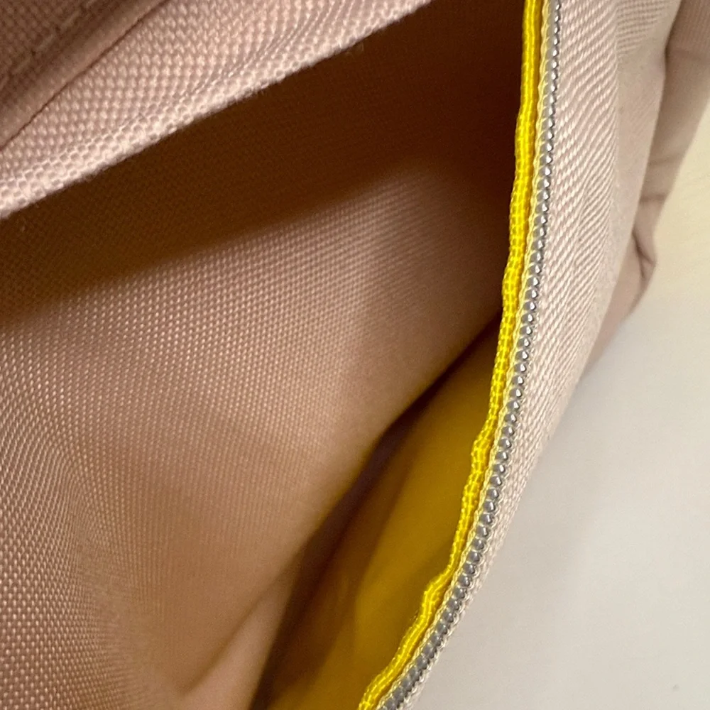 unbranded discover elegance